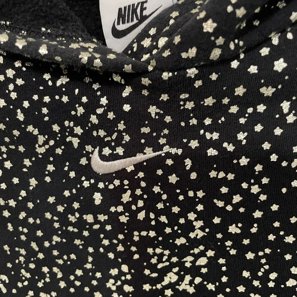Nike Girls M long sleeve Pullover Black Silver Metallic stars Print hoodie